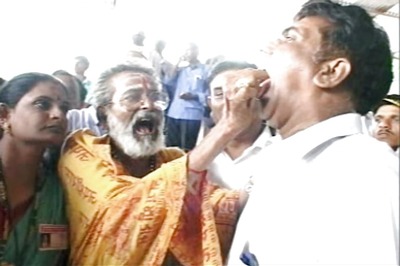Thousands Queue Up to Take 'Fish Prasadam' to Cure Respiratory Illness