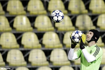 Chelsea keeper Petr Cech wins sixth award at home