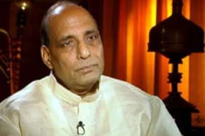 Rajnath flays Sonia for writing letters
