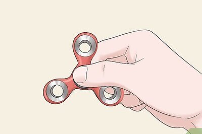 How to Do Fidget Spinner Tricks