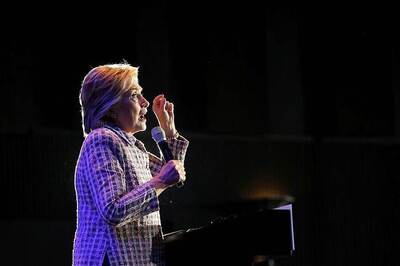 Hillary Clinton Diagnosed With Pneumonia: Doctor