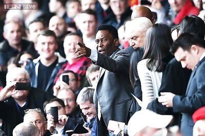 Pele asks people not to compare his soccer-playing son, grandson to him