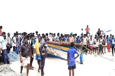 Police Deployed in Tamil Nadu's Sirkazhi as Fishermen Protest Fishing Net Ban