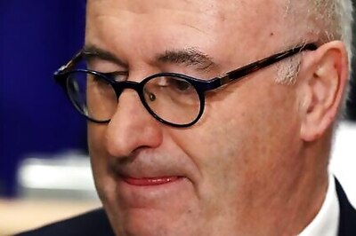 EU Trade Chief Hogan Won't Resign Over Ireland COVID-19 Breach