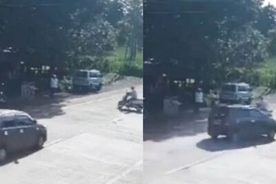 Horrifying Video Shows Car Crashing At Roadside Due to Two Wheeler, Watch What Happened Here