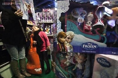 Disney feeds 'Frozen' frenzy with news of sequel