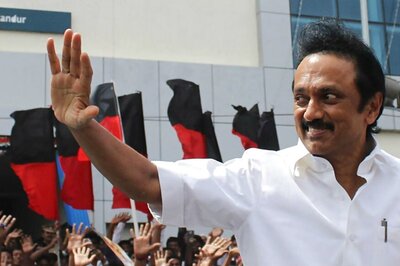 Stalin Wonders If it was Jayalalithaa Who Made First Communication from Hospital