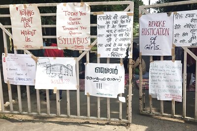 Student Protest at SRFTI Continues for 10th Day, No End of Impasse in sight