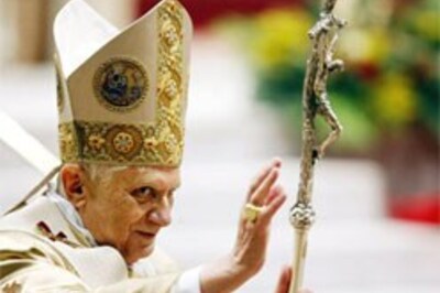 Pope's X'mas call: Respect children