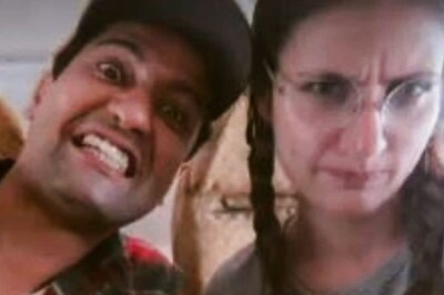 Sam Bahadur Co-Stars Vicky Kaushal and Fatima Sana Shaikh Look Adorable In Goofy Selfies On a Flight