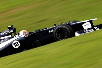 Williams to run last year's car at first F1 test