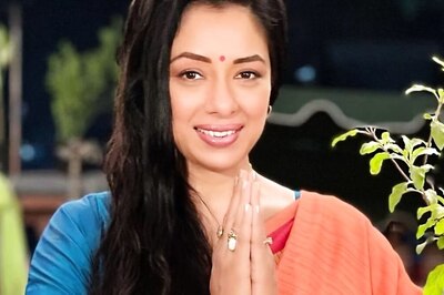 Rupali Ganguly Hits Back At Troll Accusing Her Of Paying PR To ‘Downgrade’ Gaurav Khanna, Wife Akanksha