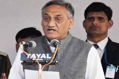 Spread awareness on food security scheme, Vijay Bahuguna tells Congress workers