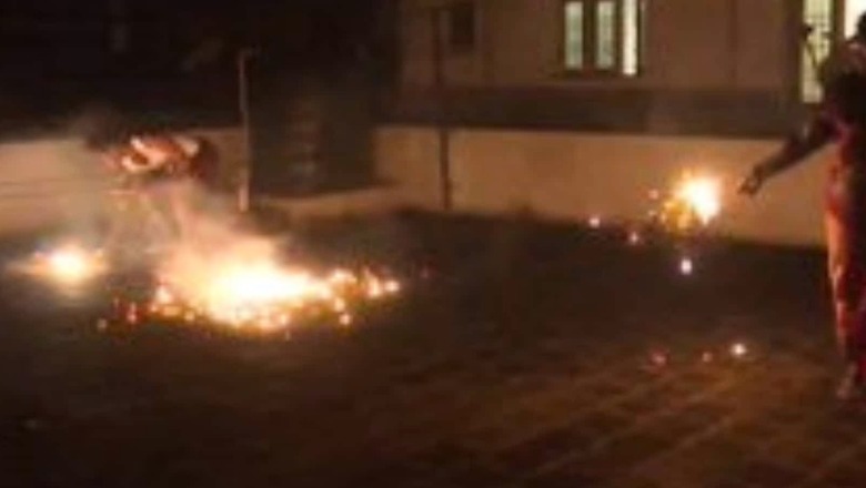 BJP MP Manoj Tiwari Moves SC Against AAP Govt's Decision to Ban Firecrackers in Delhi