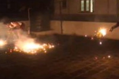 BJP MP Manoj Tiwari Moves SC Against AAP Govt's Decision to Ban Firecrackers in Delhi