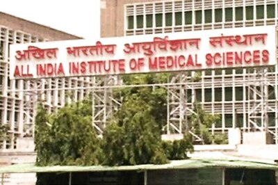 Delhi: Bone-chilling cold adds to patients' woes outside AIIMS