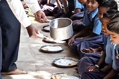 Education Ministry Flags Financial Irregularities in Bengal’s Midday Meal, Says Funds Diverted for Poll Purposes