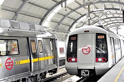 Delhi Metro Service on Blue Line Disrupted Briefly After Elderly Man Tries to Commit Suicide