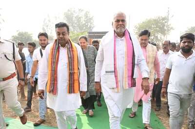 Boat Carrying Parshottam Rupala, Sambit Patra Gets Stuck in Odisha's Chilika Lake for 2 Hrs: Official