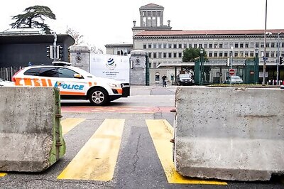 Official: WTO Delays Key Meeting Amid COVID Variant Concerns