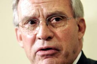 Anti-reform CIA chief quits over row