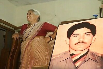 Soldier's Mother Asked to Pay a Bribe to Get Stolen Medals Back