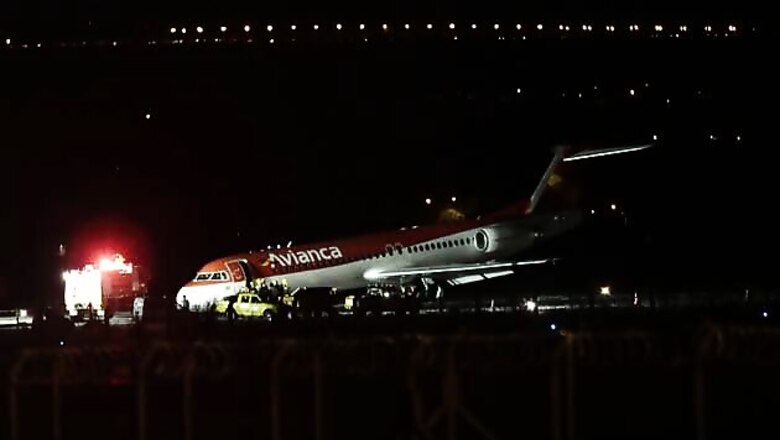 Brazilian plane makes emergency landing with no front wheels