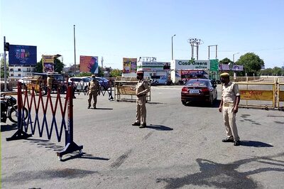 Social Distancing in Construction Work, e-Education Syllabus: UP Govt Gears up for Extended Lockdown