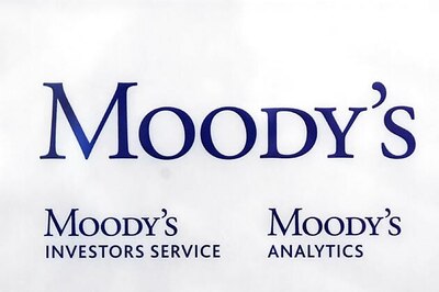Spain rating slashed 3 notches by Moody's