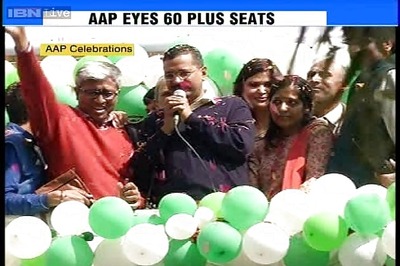 Delhi elections: Arvind Kejriwal thanks wife for 'always being there'