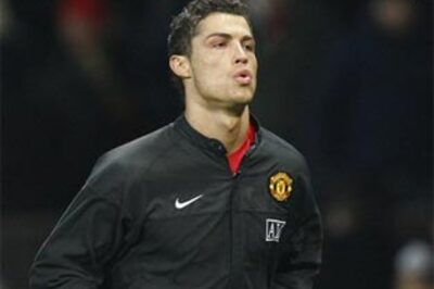 Manchester United rout West Brom to go 3 points clear