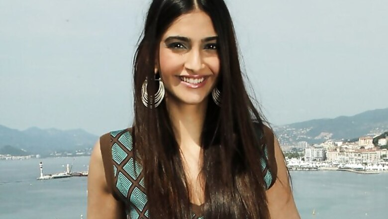 Rekha not making a guest appearance in Sonam Kapoor's 'Khoobsurat'
