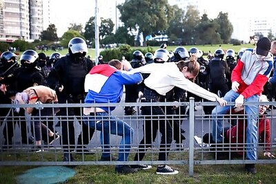 French President Says Longtime Belarus Leader 'Must Go'