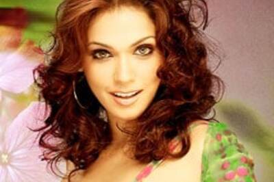 Isha Koppikar purrs for PETA