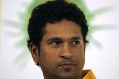Tendulkar uncomfortable with fans touching his feet