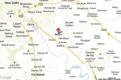 Police arrest three on charges of robbery