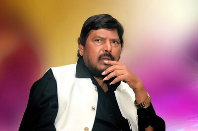 Union Minister Athawale Urges Maha Residents Not to Pay Power Bills Without 50% Concession