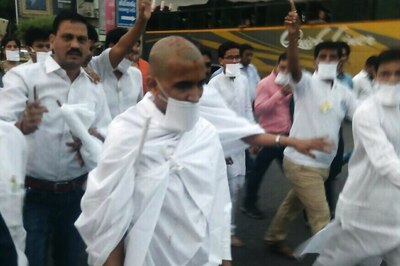 Jain Couple Renounces Rs 100 Crore Wealth, Daughter, Become Monks