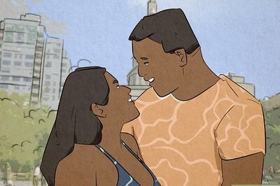 Are an Aries Woman & Cancer Man Compatible in Love?