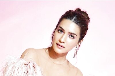 Kriti Sanon's Sexy Sartorial Choices Sets Internet on Fire, See Pics
