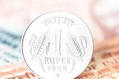 Rupee Drops 9 Paise to Hit Lifetime Low of 79.90 Against US Dollar
