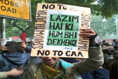 Never Underestimate the Power of Faiz's Poetry, Says Daughter Saleema Hashmi after IIT-Kanpur Row