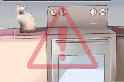 How to Use the Self Cleaning Cycle on an Oven