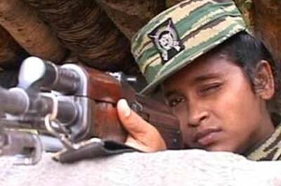Former LTTE leader's family flees Tiger zone
