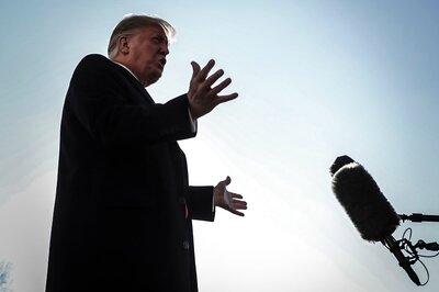 Trump Decorates Bahrain King on Last Full Day in Office