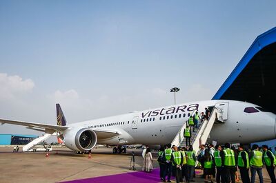 ‘Unstable Roster, Salary Issues’: Air India Pilots Extend Support To Vistara, Say Issues Not Isolated