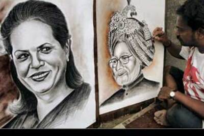 Sonia, Manmohan meet; discuss portfolios