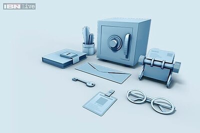 Facebook attempts to simplify privacy policy again, invites user comments