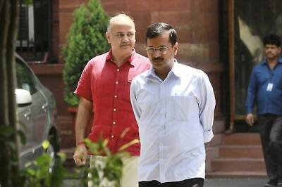 Kejriwal, Sisodia condemn police action at NIT Srinagar
