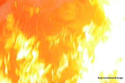 Fire in Majnu ka Tila Shanties Renders Pakistan Refugees Homeless